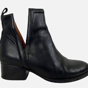 Jeffrey Campbell Women's Oriley cutout Black Leather Ankle Boots